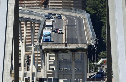 Am Dienstag ist in Genua die Morandi-Brücke eingestürzt. Mindestens 42 Menschen kamen dabei ums Leben. Foto: dpa