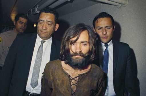 Charles Manson im Jahr 1970 auf dem Weg zum Gericht. Foto: dpa