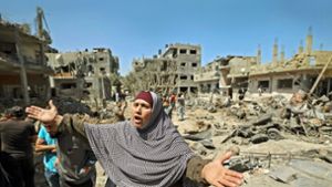 Israels Bomben treffen auch Wohnhäuser in Gaza. Die Hamas platziere ihre militärische Infrastruktur  bewusst inmitten ziviler Infrastruktur, rechtfertigt sich die israelische  Armee. Foto: AFP/Mahmud Hams