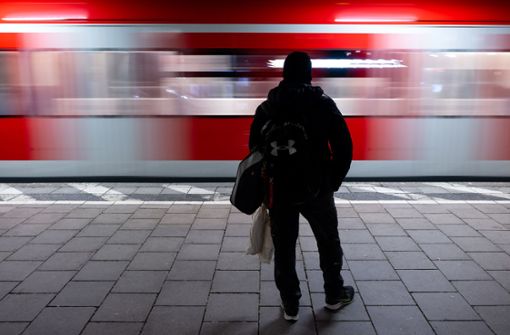 Wenn die S-Bahnen mehr Passagiere aufnehmen sollen, braucht es neue Strecken. Foto: dpa//Sven Hoppe