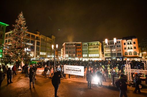 Wegen zahlreicher Verstöße löst die Stadt am Mittwoch eine Demo auf. Foto: Lichtgut/Ferdinando Iannone