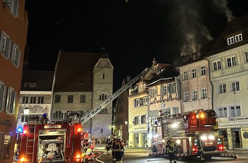 Die Feuerwehr beim Einsatz in der Altstadt Foto: dpa/David Pichler