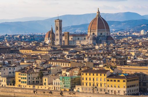 Das historische Zentrum von Florenz mit dem mächtigen Dom Santa Maria del Fiore gehört zum Unesco-Welterbe. Foto: IMAGO/Westend61/A. Tamboly