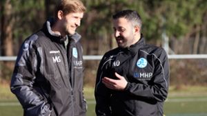 Sportdirektor Marc Stein (li.), Trainer Mustafa Ünal: Vorfreude aufs erste Kickers-Heimspiel 2022. Foto: imago//Robin Rudel