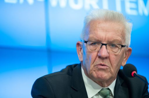 Ministerpräsident Winfried Kretschmann fordert einen scharfen Lockdown. Foto: dpa/Sebastian Gollnow