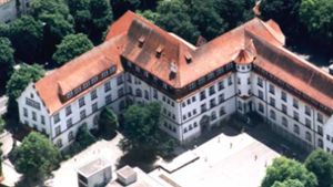 Das Luftbild täuscht, die Theodor-Heuss-Realschule liegt mitten in der Stadt. Foto: THR