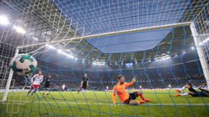 Der VfB Stuttgart hat sein Auswärtsspiel beim HSV mit 1:3 verloren. Foto: dpa