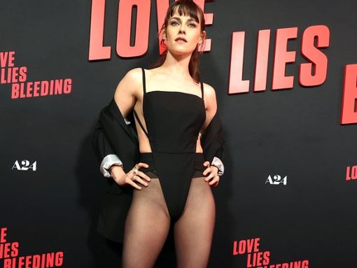 Die Love Lies Bleeding-Premiere in Los Angeles: Kleid oder Hose waren bei Kristen Stewart Fehlanzeige. Foto: Eric Charbonneau/Getty Images for A24