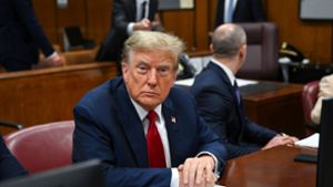 Donald Trump nimmt am ersten Verhandlungstag im Strafgericht in Manhattan teil. Foto: Angela Weiss/POOL AFP/AP