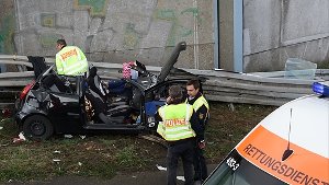 Ein 18-jähriger Autofahrer muss am Sonntag bei einem Unfall auf der A8 bei Weilheim an der Teck sein Leben lassen. Foto: www.7aktull.de | Oskar Eyb