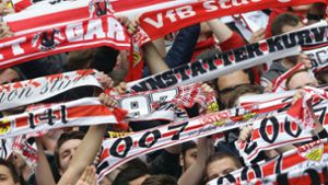 VfB-Fans können im Fanzug zum letzten Auswärtsspiel nach Hannover reisen. (Symbolbild) Foto: Pressefoto Baumann