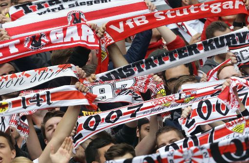 VfB-Fans können im Fanzug zum letzten Auswärtsspiel nach Hannover reisen. (Symbolbild) Foto: Pressefoto Baumann