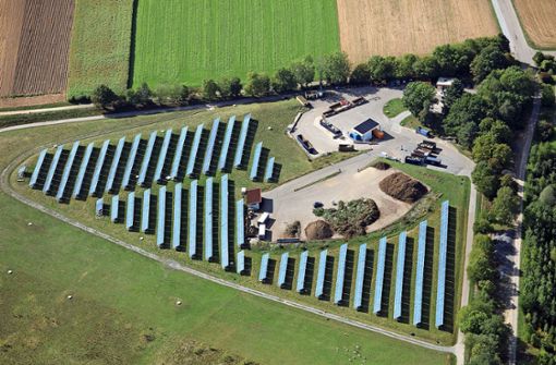 Die Photovoltaik-Anlage auf der stillgelegten Deponie in Kaisersbach soll erweitert werden. Foto: Luftbild-Karlsruhe/Heiko Breckwoldt