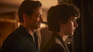 Wie umgehen mit der Krankheit? Hugh Jackman als Vater, Zen McGrath als Sohn in „The Son“. Foto: Leonine