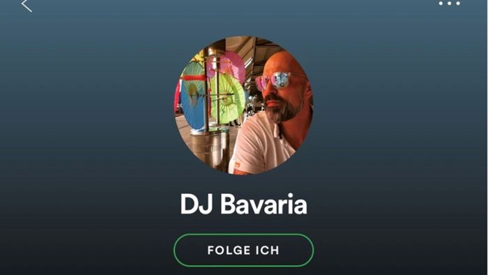 DJ Bavaria in der Umkleidekabine