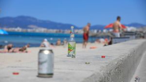 Auch ein Teil der Urlaubsinsel Mallorca ist von dem Alkoholverbot betroffen. Foto: Clara Margais/dpa