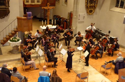 In der Martinskirche feierte das Junge Streichorchester ein umjubeltes Comeback. Foto: hos