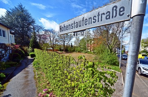 Auf diesem ehemaligen Kindergartengelände in Stetten sollen Mehrfamilienhäuser gebaut werden. Foto: Norbert J. Leven