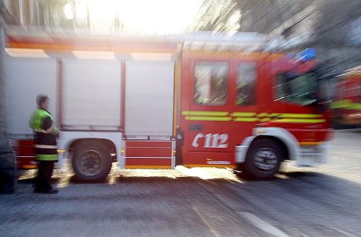 Durch ihr schnelles Eingreifen konnte die Feuerwehr in Stuttgart-Hausen Schlimmeres verhindern. Foto: dpa