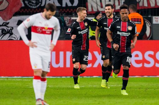 Der VfB muss erneut eine Niederlage einstecken, das 0:2 in Leverkusen war bereits die vierte Niederlage in den letzten fünf Spielen. Foto: dpa