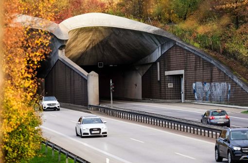 Nach einem Unfall hat die Polizei eine Spur im Kappelbergtunnel in Richtung Stuttgart gesperrt (Archivbild). Foto: Lichtgut/Max Kovalenko