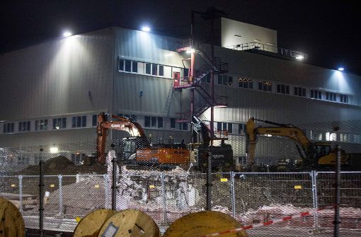 In der Nacht zu Freitag wurde eine Fliegerbombe auf dem Daimler-Werksgelände in Sindelfingen entschärft – die zweite in dieser Woche. Foto: 7aktuell.de/Simon Adomat