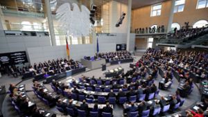 Der Bundestag hat die Ausgaben für das laufende Jahr gebilligt. (Archivbild) Foto: dpa/Wolfgang Kumm