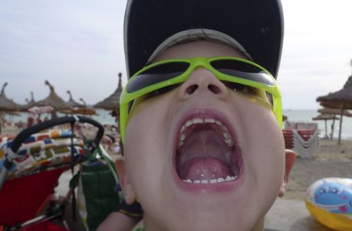 Nicht nur am Urlaubsstrand kann es bei Kindern schon mal turbulent und laut zugehen. Foto: Imago/Blickwinkel