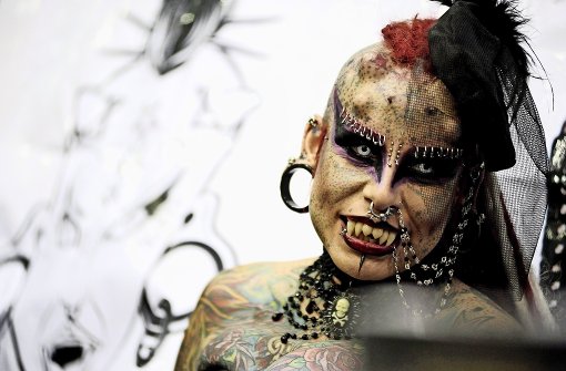 Die mexikanische Tattoo-Künstlerin Mary Jose Cristerna, besser bekannt unter ihrem Pseudonym „Vampir-Lady“. Foto: dpa