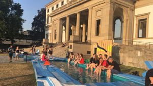 Abkühlung vor dem Stadtmuseum – das boten die Pools im Sommer 2018 vor dem Stadtmuseum. Foto: Nina Ayerle