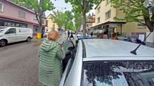 Aus Sicht des GHV existenziell für die Geschäfte und Dienstleister: der Erhalt  der Parkplätze in der nördlichen Bahnhofstraße, einer Einkaufsmeile in Fellbach. Foto:  