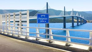 Die Peljesac-Brücke in Kroatien verkürzt künftig  nicht nur die Reisezeiten kräftig. Sie  verbindet auch Süddalmatien besser mit dem Rest des Landes. Foto: Imago/Pixsell/Milan Sabic