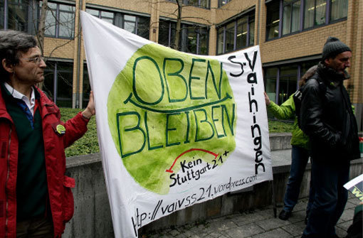 Gegner von Stuttgart 21 stehen am Donnerstag vor dem Amtsgericht. Foto: dapd (Archivbild)