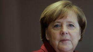 Bundeskanzlerin Angela Merkel drückt den Handballern die Daumen für das Halbfinale. Foto: AP