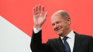 Mit den Sozialdemokraten gewinnt Olaf Scholz knapp die Wahl. Foto: dpa/Wolfgang Kumm