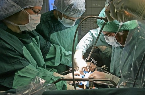 Die Behandlung zahlungskräftiger Patienten aus   dem arabischen Raum hilft dem Klinikum Stuttgart beim Kampf gegen das Loch in der Kasse Foto: dpa-Zentralbild