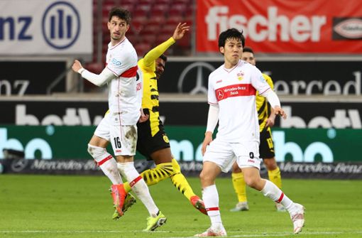 Der VfB Stuttgart hat gegen Borussia Dortmund 2:3 verloren. Unsere Redaktion hat die Leistungen der VfB-Profis wie folgt bewertet. Foto: AFP/KAI PFAFFENBACH