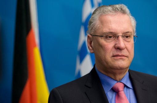 Bayerns Innenminister Joachim Herrmann hat angesichts des Attentats von Würzburg seine Forderung einer Begrenzung des Flüchtlingszuzugs erneuert. Foto: dpa