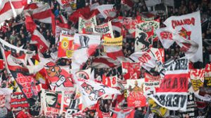 Den VfB-Fans ist derzeit nicht zum Feiern zumute – nicht alleine wegen der Geisterspiele. Foto: Baumann