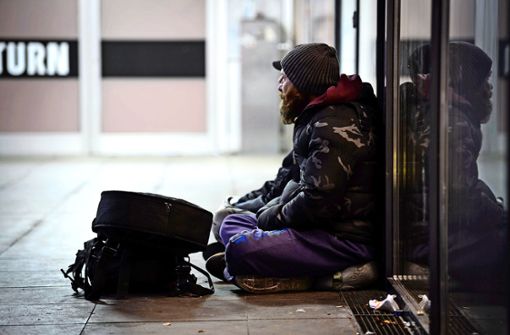 Immer mehr Menschen können sich teure Mieten nicht leisten und sind dann von Obdachlosigkeit bedroht. Foto: dpa/Sina Schuldt