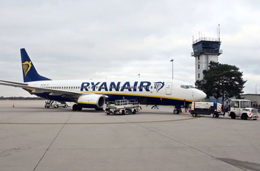 Selbst der irische Preisbrecher Ryanair will angesichts des teuren Sprits die Preise anheben. Foto: dpa/Uli Deck