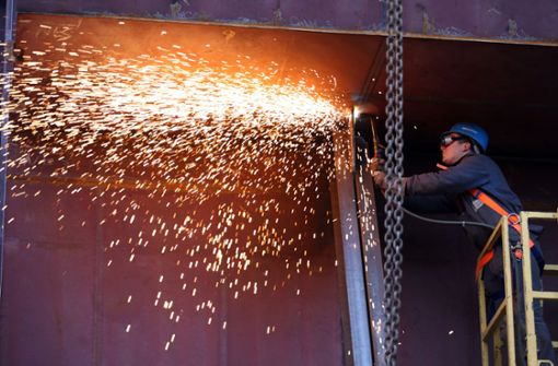 In der Metallindustrie werden Stellen abgebaut – doch das gestaltet sich angesichts der Wirtschaftslage als ungewöhnlich schwierig Foto: dpa/Bernd Wüstneck