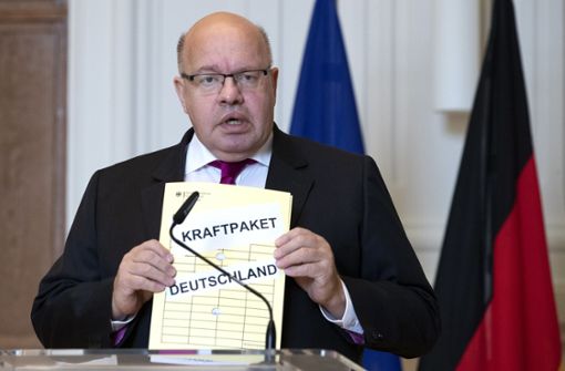 „Kraftpaket“ nennt die Berliner Koalition – hier Bundeswirtschaftsminister Peter Altmaier (CDU) – ihren Kompromiss zu der Konjunkturhilfe. Foto: dpa/Michael Sohn