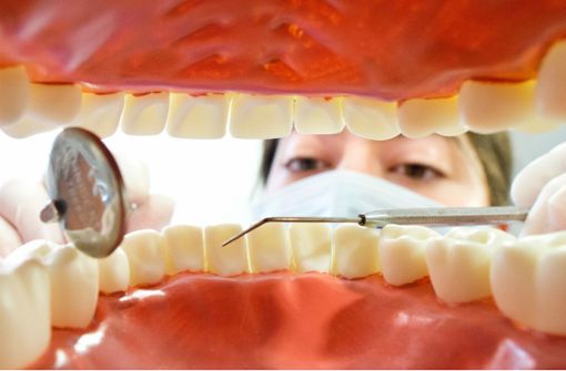 Auch gesunde Speisen können Zahnärzten Arbeit beschaffen. Foto: dpa/Julian Stratenschulte
