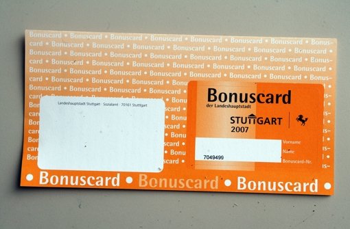 Eine Bürgerin schlägt vor, dass Besitzer einer Bonuscard  einen Zuschuss für ihre VVS-Tickets kriegen Foto: Zweygarth