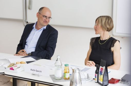 Irene Kolb-Specht und Stefan Klopfer geben einen Ausblick auf die Zukunft des Behindertenzentrums Stuttgart. Foto: Lichtgut/Julian Rettig