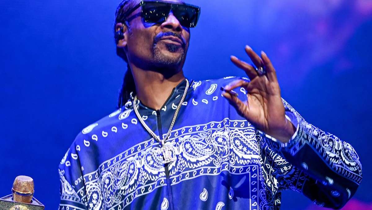 Cleverer PR-Gag: Snoop Dogg konsumiert weiter Marihuana
