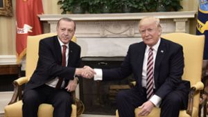 Der türkische Präsident Recep Tayyip Erdogan ist derzeit zu Besuch in Washington. Der US-Präsident bezeichnete seinen Kollegen als „geschätzten Freund“. Foto: AFP/OLIVIER DOULIERY