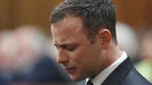 In Tränen aufgelöst: Oscar Pistorius im Gerichtssaal. Foto: dpa
