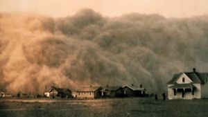 Ein Staubsturm erreicht die Stadt   Stratford im US-Bundesstaat Texas: Dieses Foto wurde im Jahr 1935 während der großen Dürre in den USA – dem sogenannten „Dust Bowl“ – aufgenommen. Solche Mega-Dürren könnten sich in Zukunft wiederholen, warnen Klimaexperten. Foto: Wikipedia commons//NOAA George E. Marsh Album